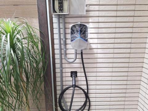 上躍工程-陳建誠 - 充電樁安裝