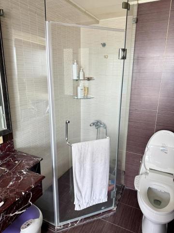 富時玻璃工程行 - 淋浴拉門