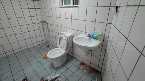 錢亮廷 - 衛浴安裝