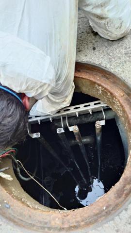 錢亮廷 - 污水泵浦白鐵架更換