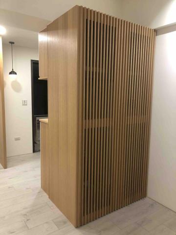 泓寬室內裝修有限公司 - 實木櫃體，實木格柵