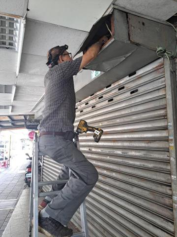 「鐵捲門異常」專業維修《添發》 - 捲門馬達異常維修