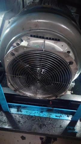 錢亮廷 - 廠房空壓機馬達加裝強制散熱風扇（變頻系統）