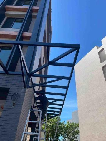 宏品不鏽鋼鐵工廠 - 採光罩骨架安裝