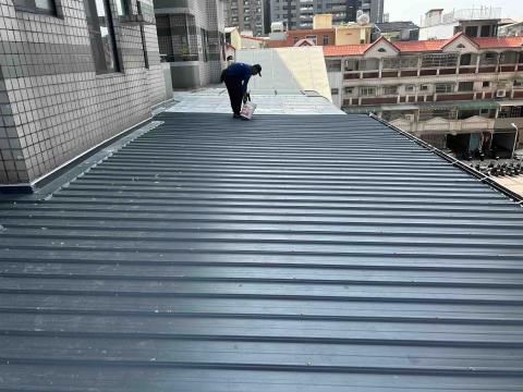 駿燁室內裝修工程行 - 四合一鐵皮屋頂