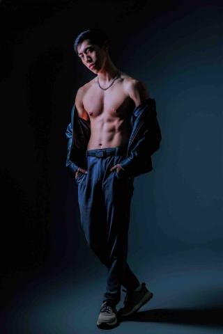 提供重訓椅服務的專家Jason