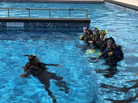 馬震邦 - 潛水教學