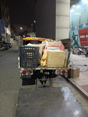 一級棒搬家 - 高級柚木傢俱包裝及堆疊