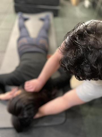 小文 - 落枕且背部酸痛