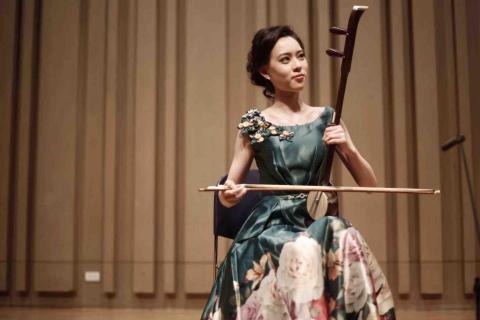 林怡君 二胡/鋼琴/樂理教學 - 