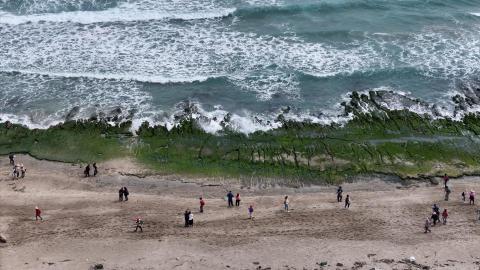 李逸嵐｜剪輯與空拍創作 - 老梅綠石槽空拍照片