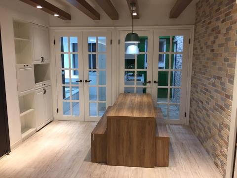 藝田室內設計、系統櫃規劃、統包 - 普羅旺斯風達配文化石牆面