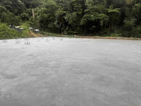 何中敏 - 混泥土地坪粉光 何中敏 - 混泥土地坪粉光