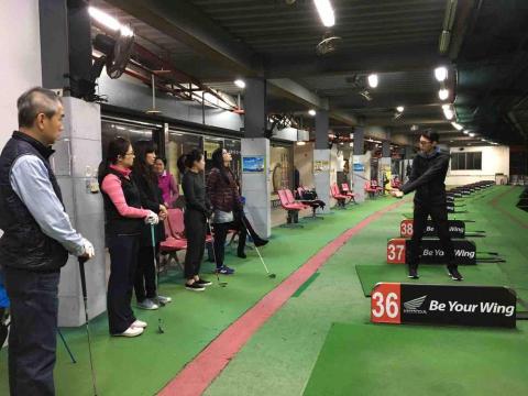 專業高爾夫教練Henry - 團體課