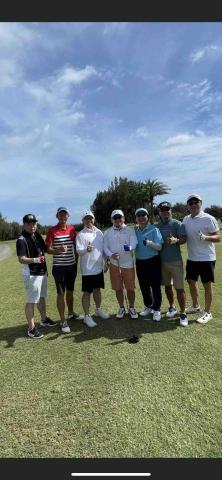 專業高爾夫教練Henry - .