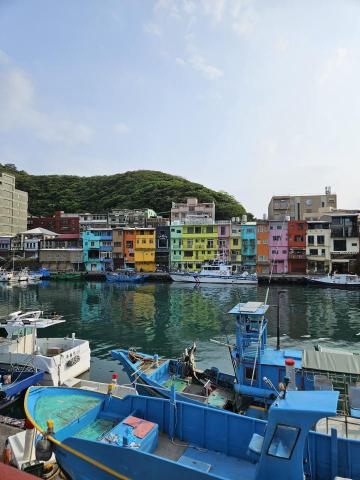 陳慶峰 - 觀光客包車旅遊-基隆彩虹屋