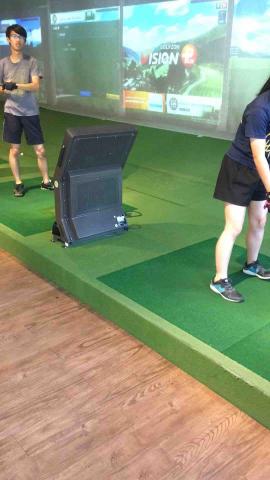 專業高爾夫教練Henry - 