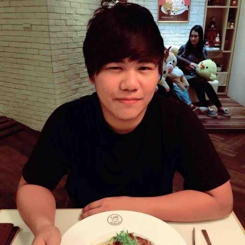 提供回收家具新北服務的專家宗旻立