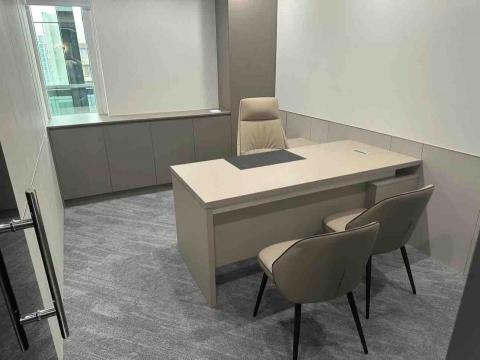 陳一丁 - 中階主管辦公室