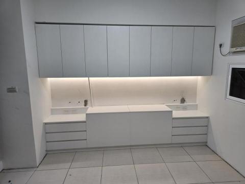 林志仁 - 床頭櫃