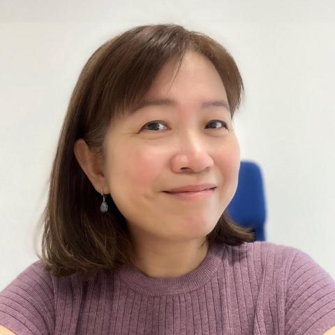 提供地政士服務的專家連小姐