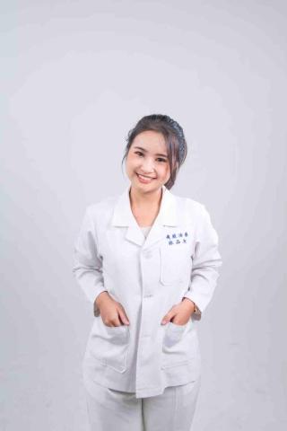 信汝 - 專長：
兒童職能治療（遲緩發展、注意力不集中、過動症自閉症）
生理職能治療（長照復能、中風復健、意外受傷復健）
活動主持