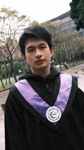 提供72服務的專家鄭錫鴻