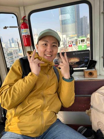 提供接送機服務的專家張言碩