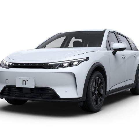 提供碧潭景點服務的專家余雋熙