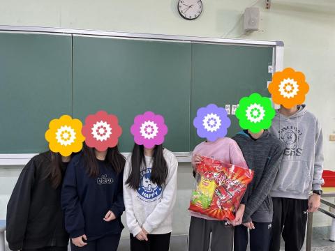 陳姵潔 - 班內辯論比賽獲勝小組-班級3