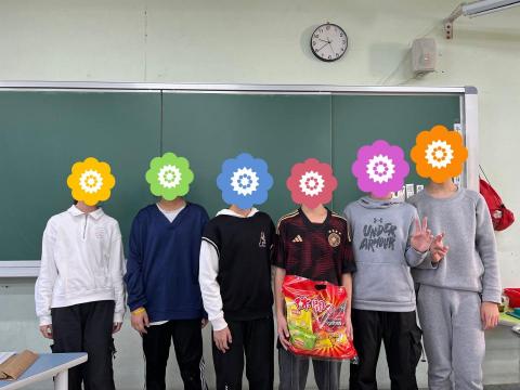 陳姵潔 - 班內辯論比賽獲勝小組-班級3