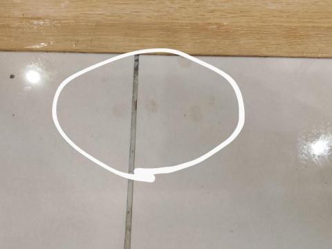 花媽咪清潔 - 磁磚色素沈澱處理前