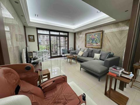 安潔國際有限公司 - 室內清潔傢俱定位