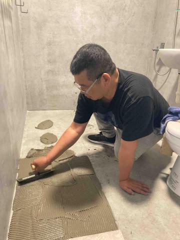 51磁磚工程 - 施工中