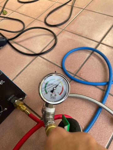 旭創檢測抓漏、全達防水 - 冷熱水管破管抓漏