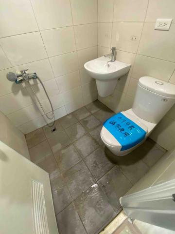 柯佳榮 - 衛浴設備安裝