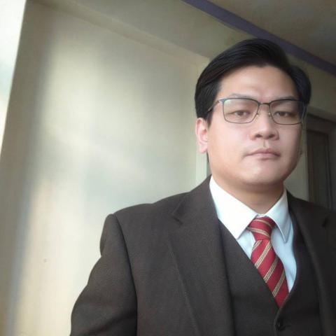 提供板材介绍服務的專家許世凡