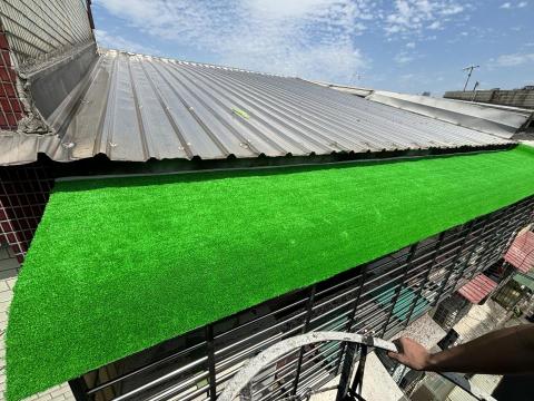 黃泓維 - 雨遮pc更換、貼人工草皮