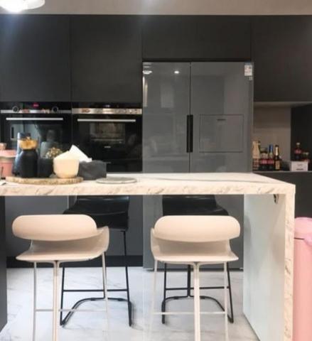 史丹佛實業有限公司 - 