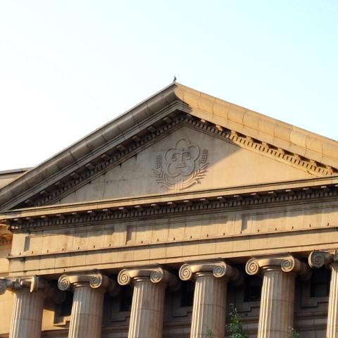 提供行政程序法92服務的專家余舜華律師(Sara Yu)