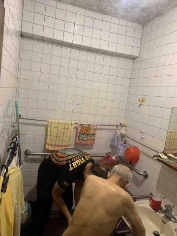 阿翔 - 居家沐浴