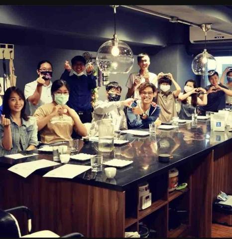 PHOINIKAS Café Studio - 