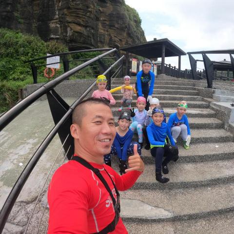 提供衝浪服務的專家林大貓