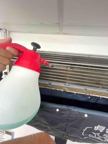 百億能量 - 內機鰭片專用清洗藥劑，可預防氧化，減緩發霉的速度。