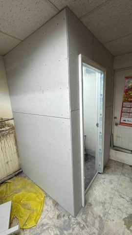 杰宇-阿澤 - 拆除後
上下槽+骨架+塞棉+封板+安裝廁所門一次弄到好