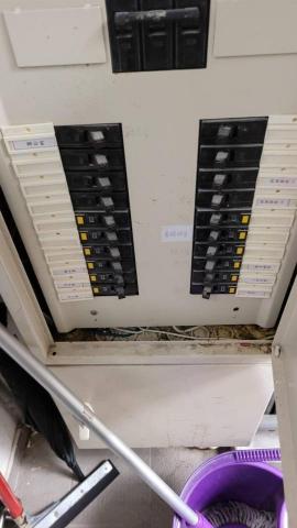 阿偉 - 配電盤整理