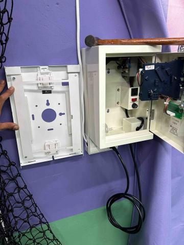 啟湧工程 - 安裝投幣機