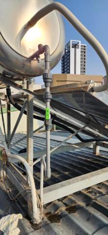 戰府工程瓦斯熱水器安裝檢修 - 太陽能熱水器進水管所有零件更新重配
