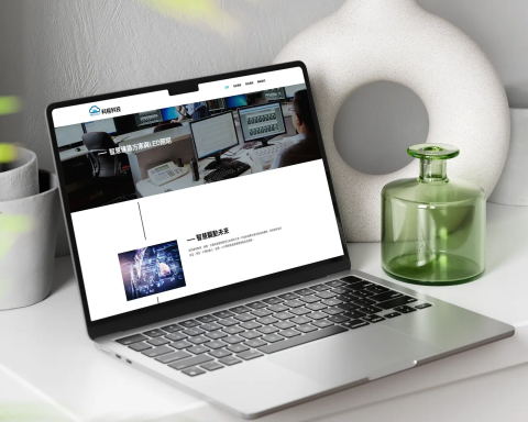 瑞比雷恩設計 - 科程科技是一家專注於自動控制與監控系統的專業承包商，此一頁式網站的主要目的是用來展示產品服務，同時作為人才招募的平台。

網站如同企業在網路上的數位名片，不僅方便業主快速了解科程科技的專業能力，也讓有意加入的應徵者更清楚公司理念與發展方向。