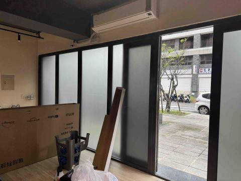 超鼎建築專業隔熱紙 - 霧面噴砂施工